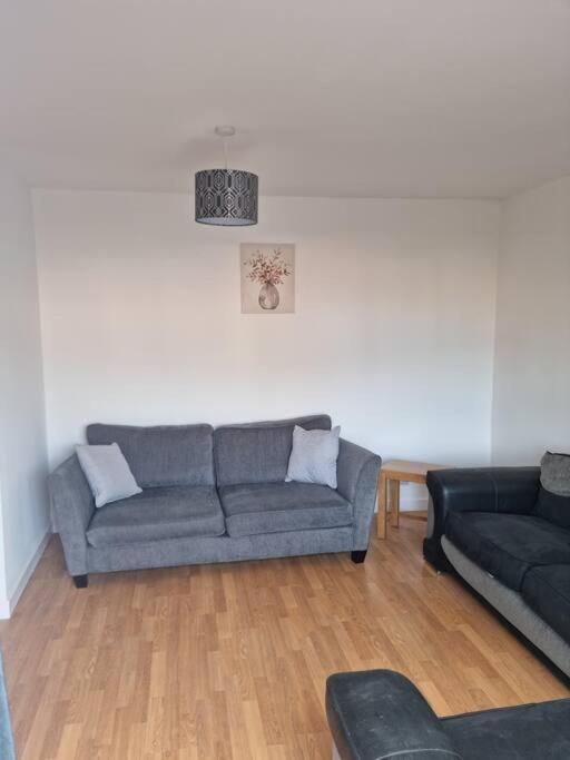5 Bedroom House - Cheshire Oaks Елсмир Порт Екстериор снимка